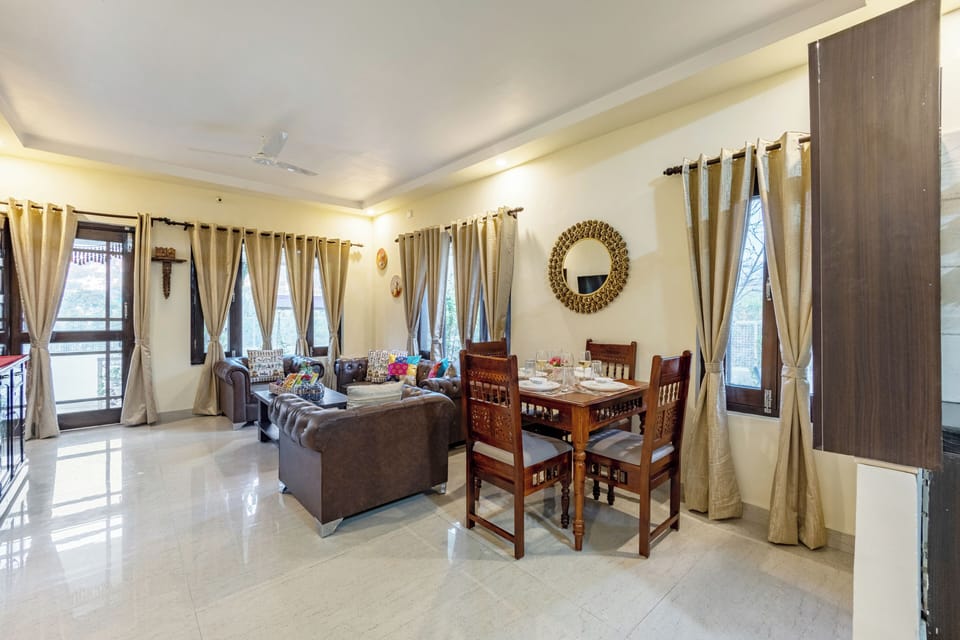 Deluxe Villa | Dining