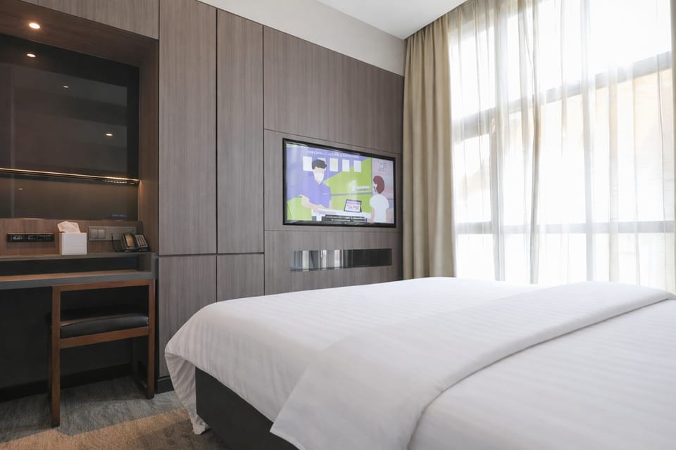 Superior Queen | Minibar, WiFi (free), bed sheets