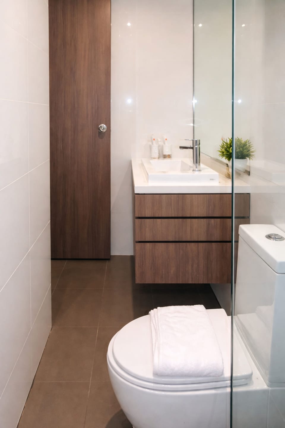Superior Queen | Bathroom | Shower, rainfall showerhead, free toiletries, hair dryer