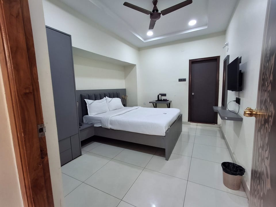 Executive Suite | Premium bedding, free WiFi, bed sheets