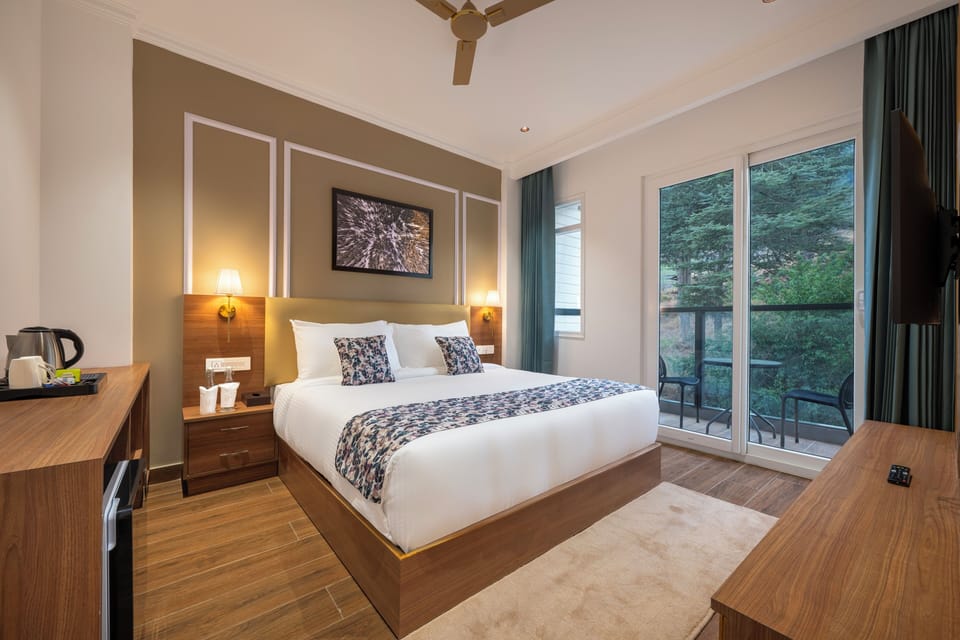 Deluxe Single Room, Mountain View | Laptop workspace, free WiFi