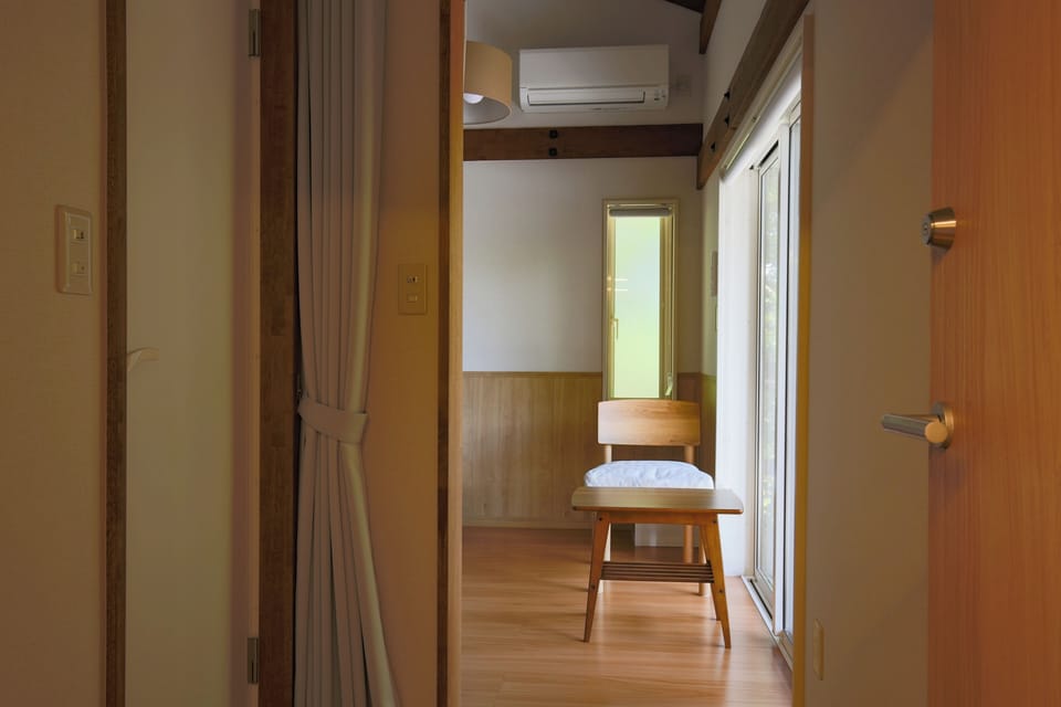 Twin Room, Non Smoking, Garden View | Interior