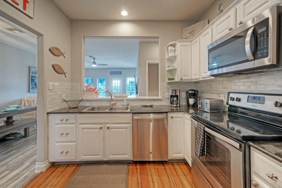 Fully equipped kitchen.