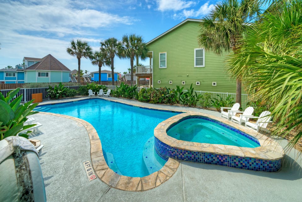 Communal pool area.
