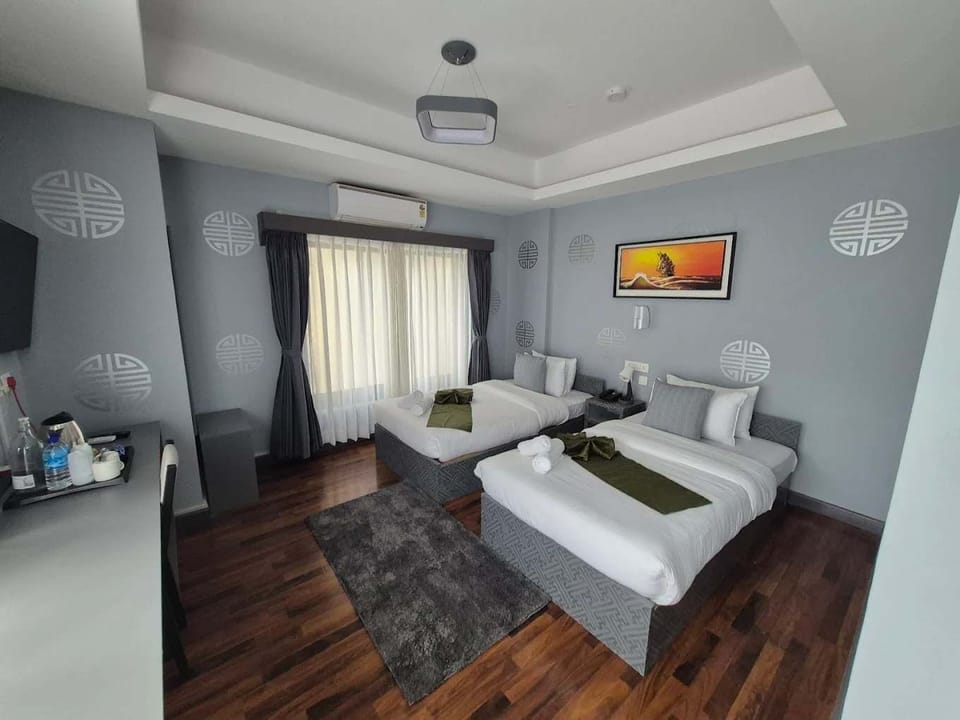 Deluxe Double or Twin Room | Iron/ironing board (on request), WiFi (free)