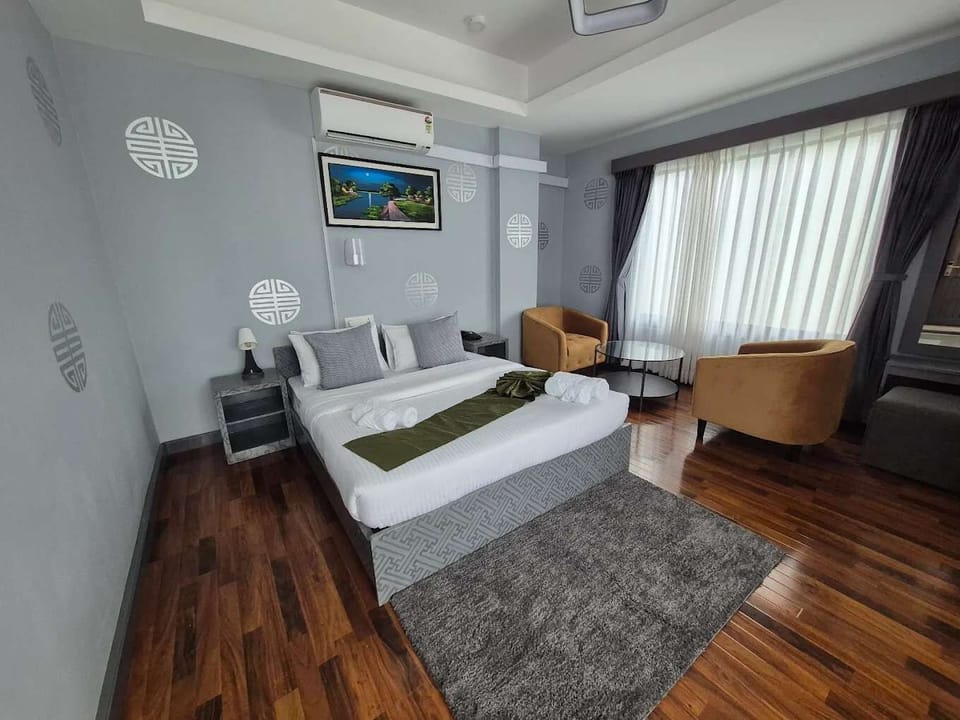 Deluxe Double or Twin Room | Iron/ironing board (on request), WiFi (free)