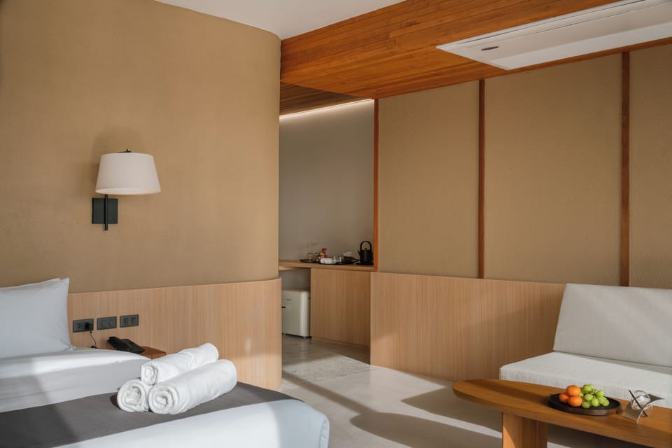 Grand Deluxe River View | Bathroom | Separate tub and shower, hair dryer, towels, soap