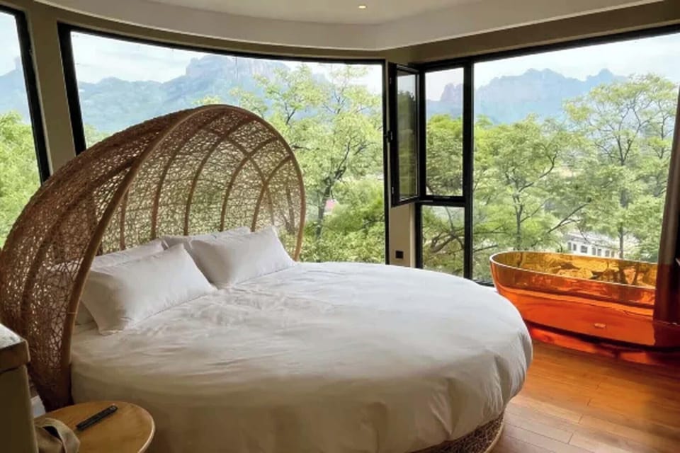 Design Loft, Hill View | Desk, laptop workspace, blackout drapes, soundproofing