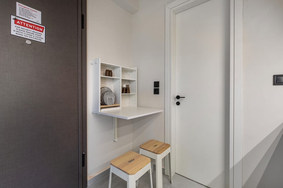 Studio, 1 Double Bed, Kitchenette, City View | In-room dining