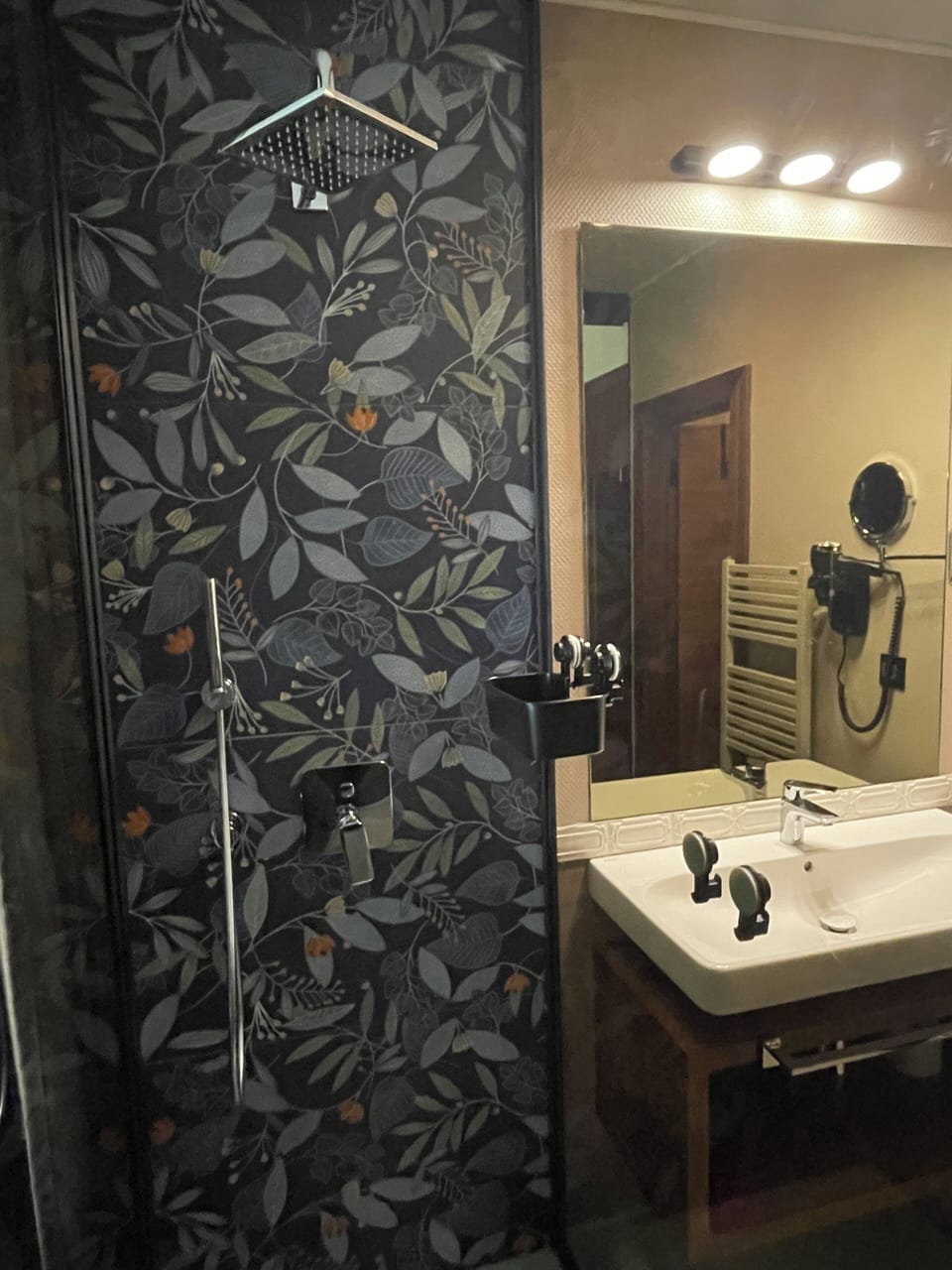 Deluxe Double or Twin Room, Mountain View | Bathroom | Free toiletries, bathrobes, slippers, soap