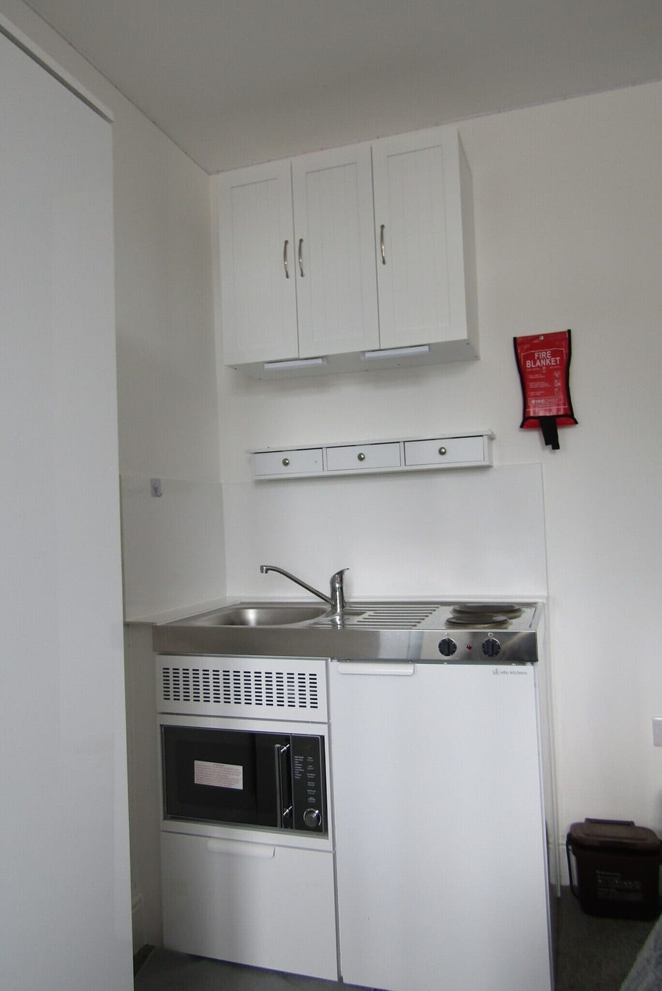 Studio, 1 Bedroom, City View | Private kitchen
