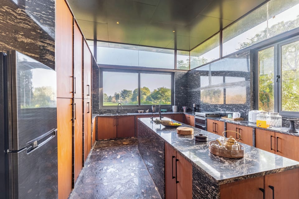 Deluxe Villa, Garden View | Private kitchen | Toaster