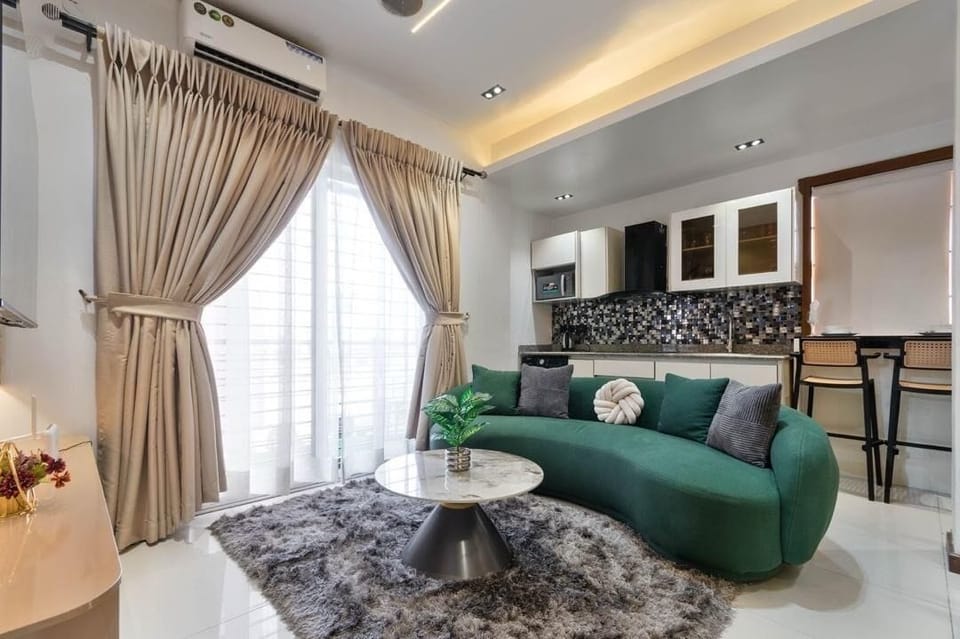 Luxury Apartment, Balcony, City View | Living area