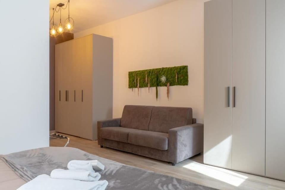 Desk, blackout drapes, iron/ironing board, free WiFi