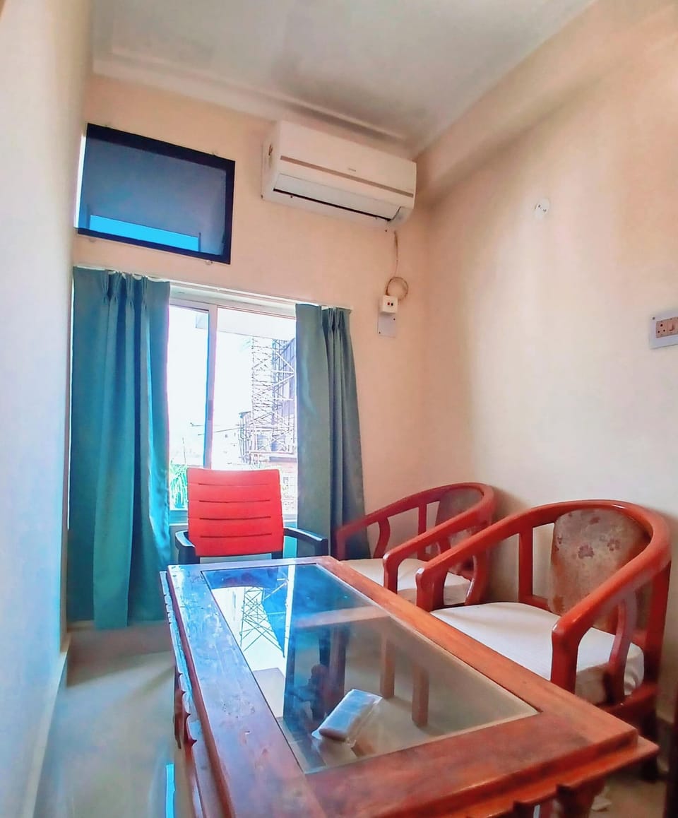 Deluxe Double Room, City View | Desk, laptop workspace, free WiFi