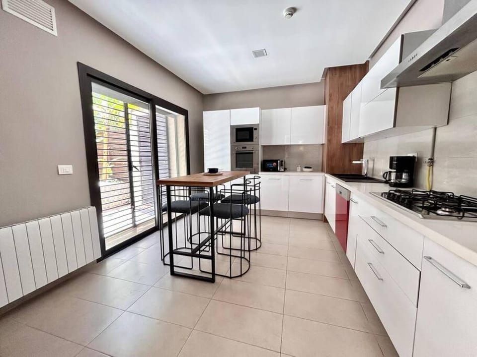 Villa, 3 Bedrooms, Private Pool, Garden View | Private kitchen