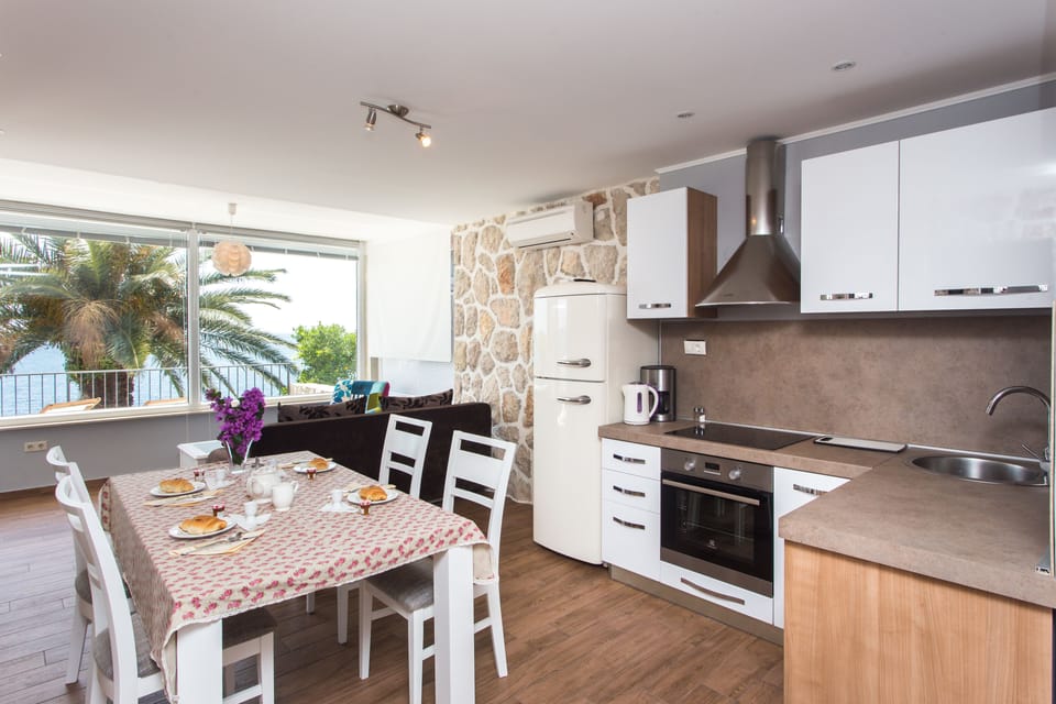 Apartment, 1 Bedroom, Terrace, Sea View | Private kitchen | Fridge, stovetop, cookware/dishes/utensils