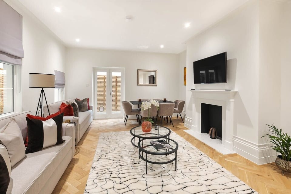 Living Room - Lounge and Entertainment