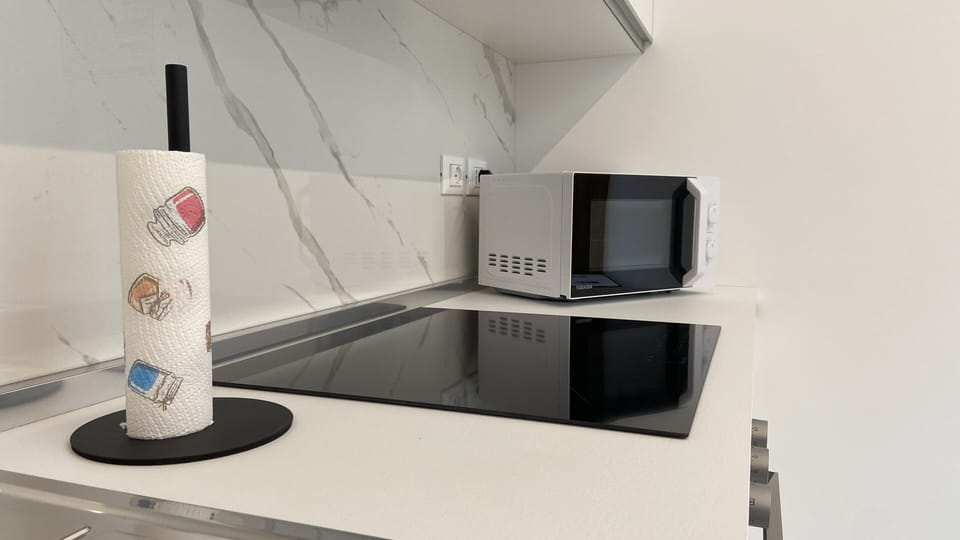 Shared fridge, microwave
