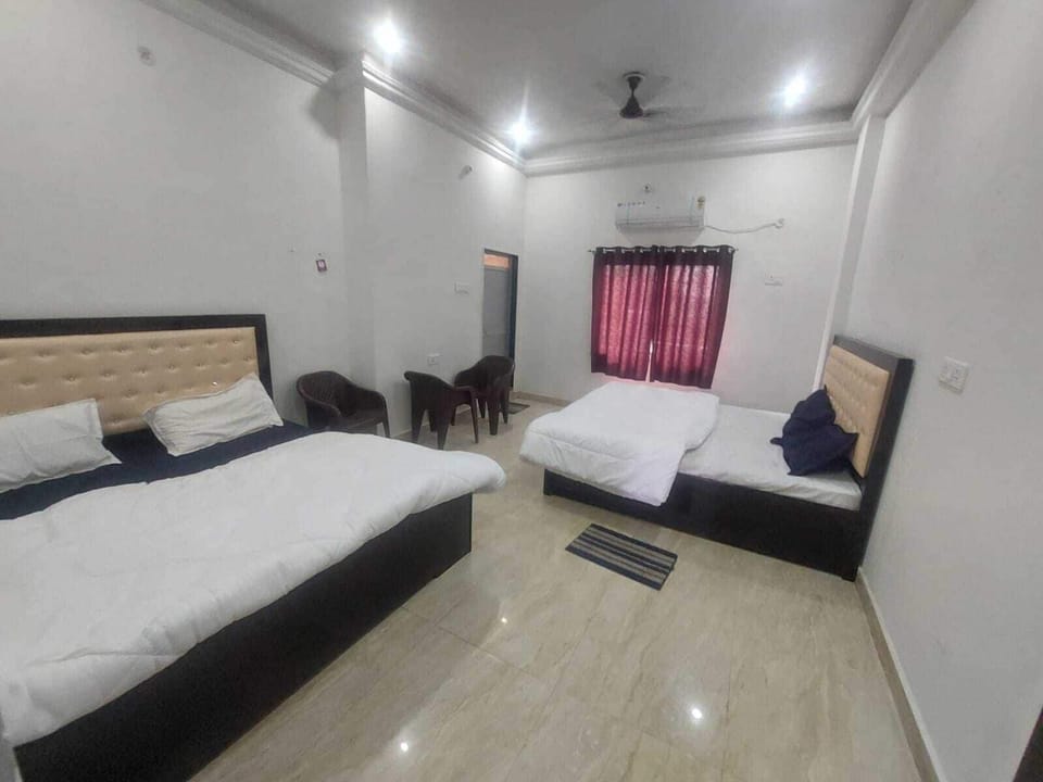 Family Double or Twin Room, Balcony, Garden View | Laptop workspace, iron/ironing board, free WiFi