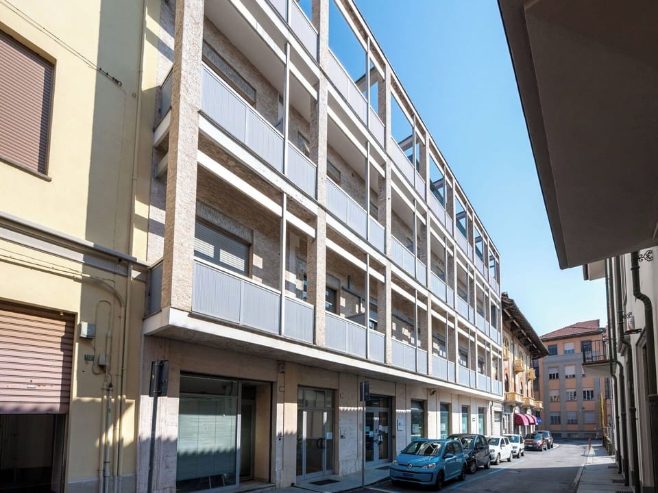 Apartment, Composite Material, Urban Design, Glass, Condominium, Commercial Building, Concrete, Family Car, Balcony