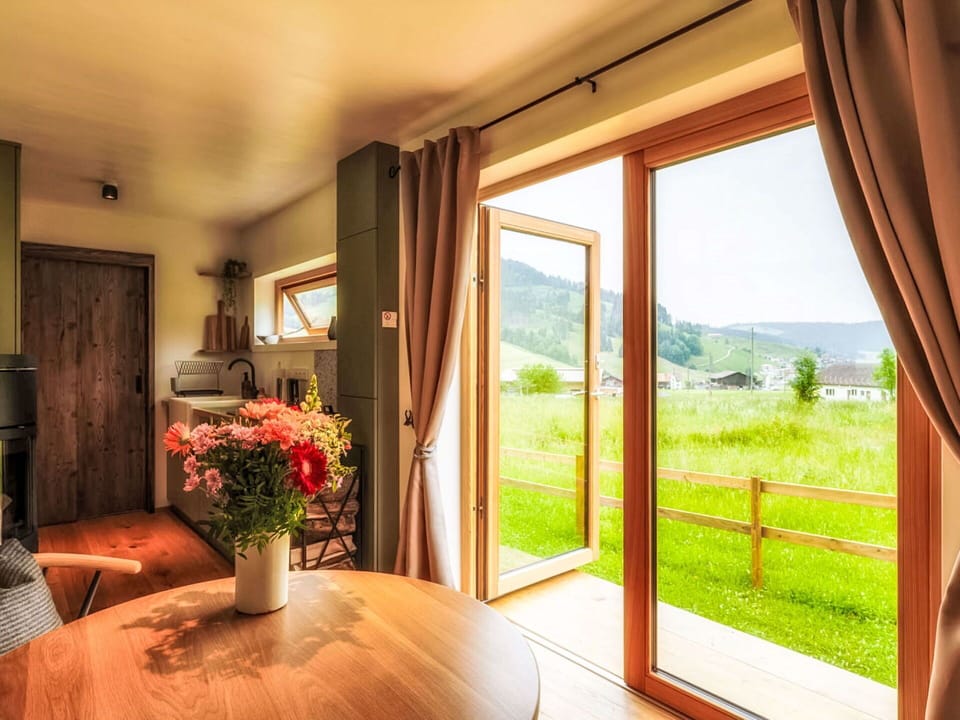 Wood Stain, Cottage, Hardwood, Varnish, Garden Buildings, Eco Hotel, Farmhouse, Farm, Log Cabin