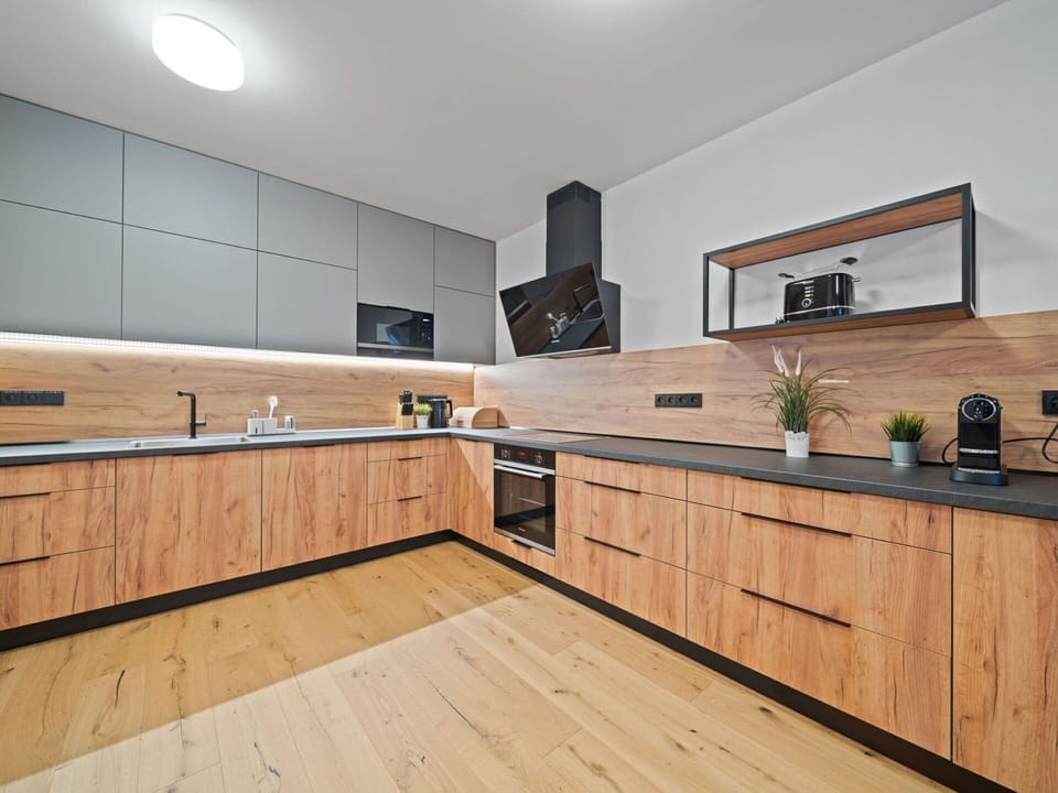 Countertop, Cabinetry, Flooring, Kitchen, Wood, Interior Design, Furniture, Floor, Wood Flooring, Kitchen Appliance