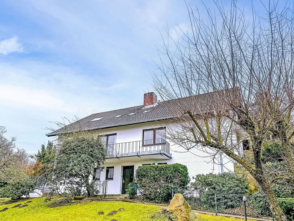 Building, Window, House, Residential Area, Shrub, Home, Roof, Cottage, Land Lot, Rural Area