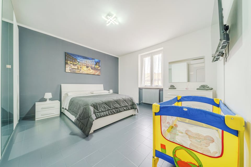 Standard Apartment, Balcony, Courtyard View | Iron/ironing board