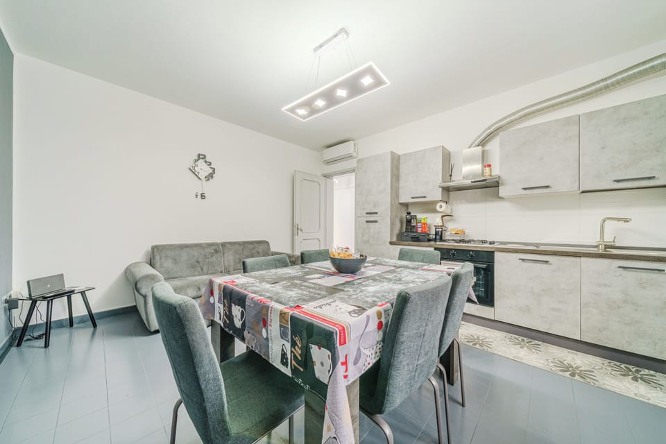 Standard Apartment, Balcony, Courtyard View | Private kitchen | Espresso maker, fridge, microwave, oven