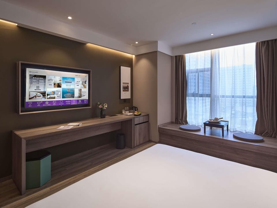 Standard Room, 1 Queen Bed | Soundproofing