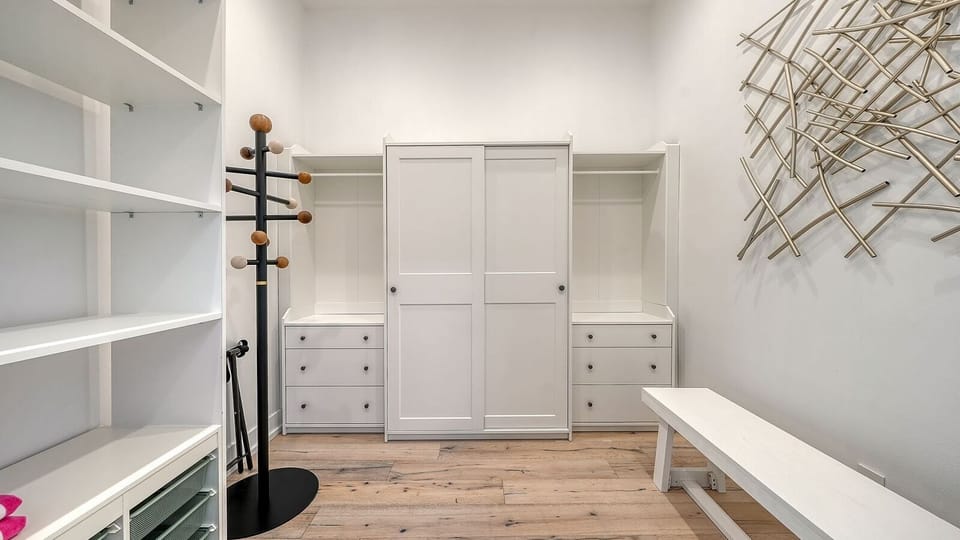 Large guest closet in Bedroom #3