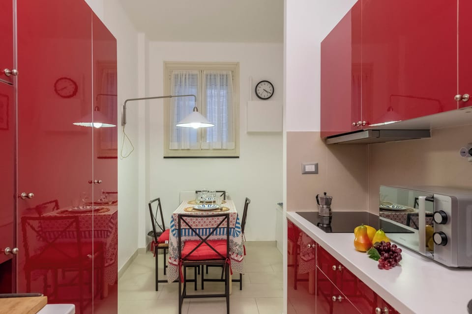 Family Studio, Microwave (Liberty Home In Genova Nervi) | Private kitchen