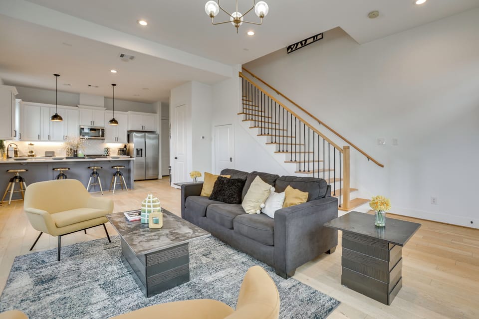Apartment (3 Bedrooms) | Front of property