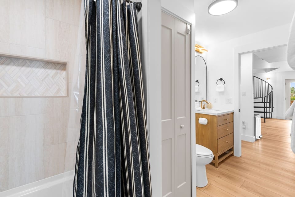 Main floor bathroom