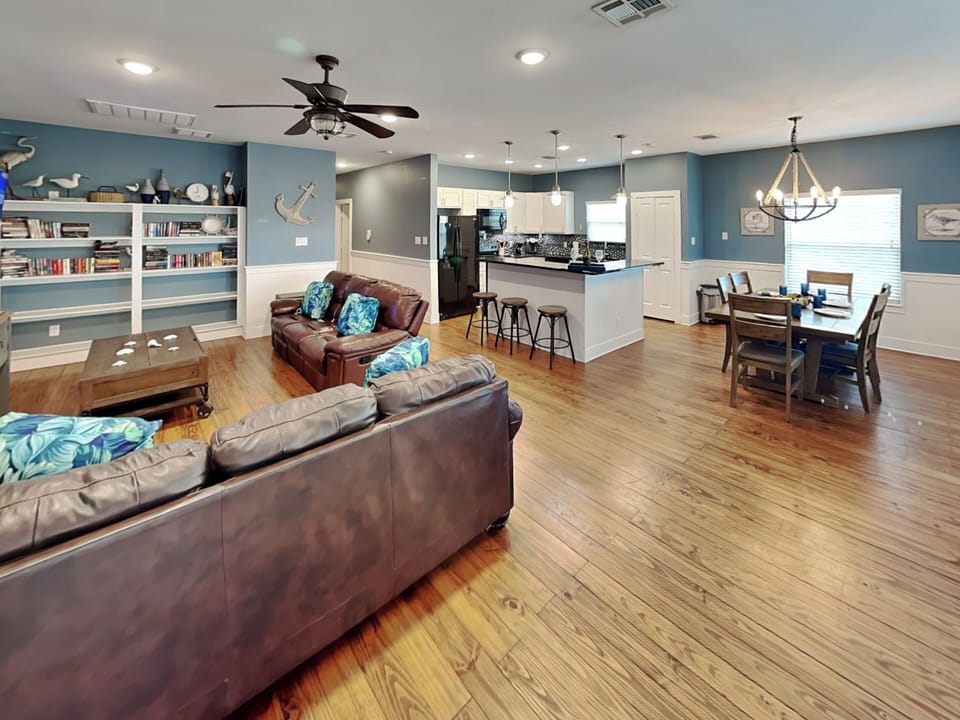 Open Room Concept - Living Room + Dining Room + Kitchen