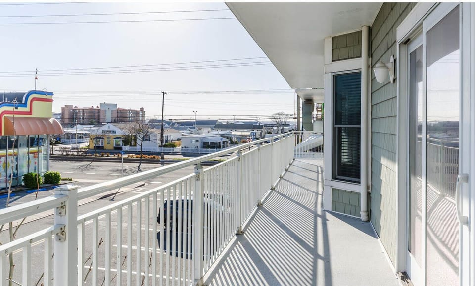 Balcony 01