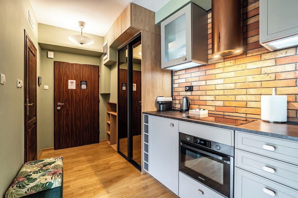 Studio Suite, 1 Double Bed | Private kitchenette