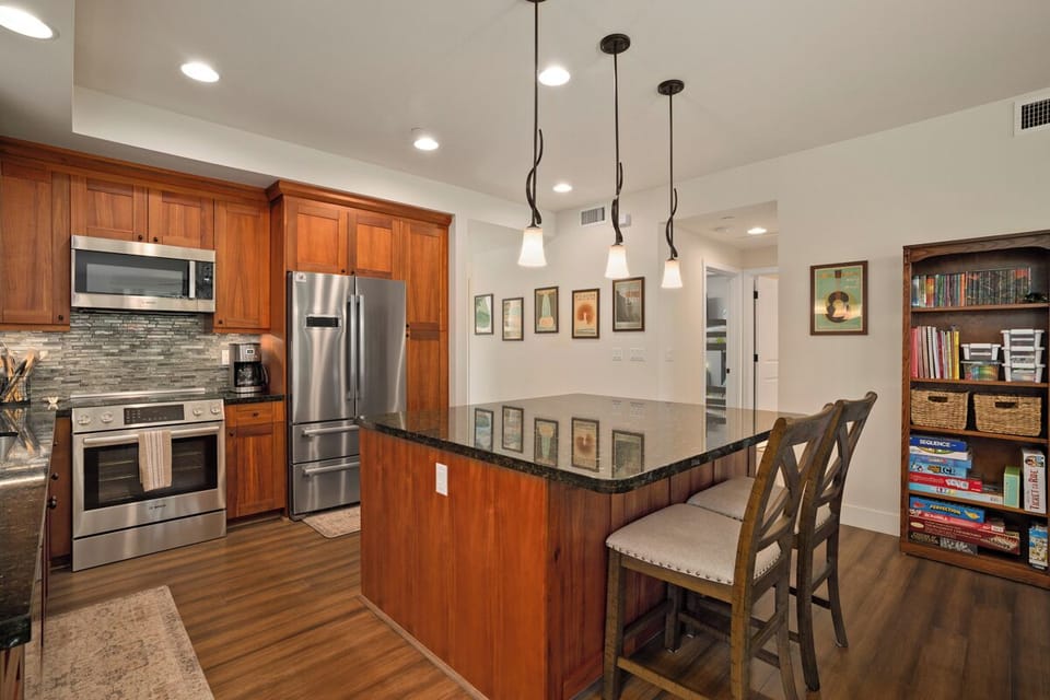 Eat up bar for additional seating.