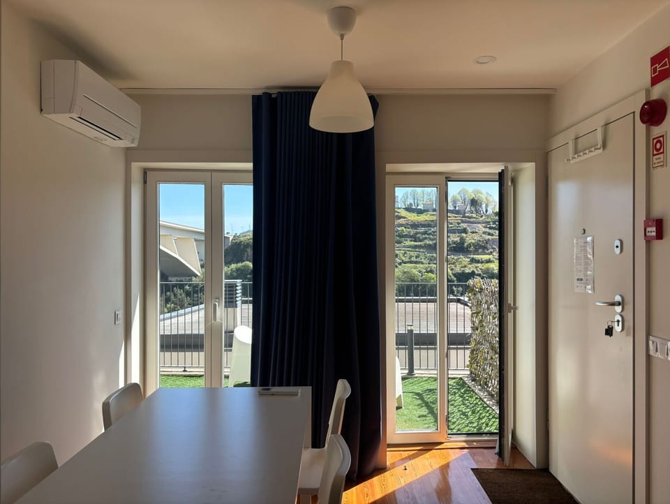 Superior Apartment, River View | Dining