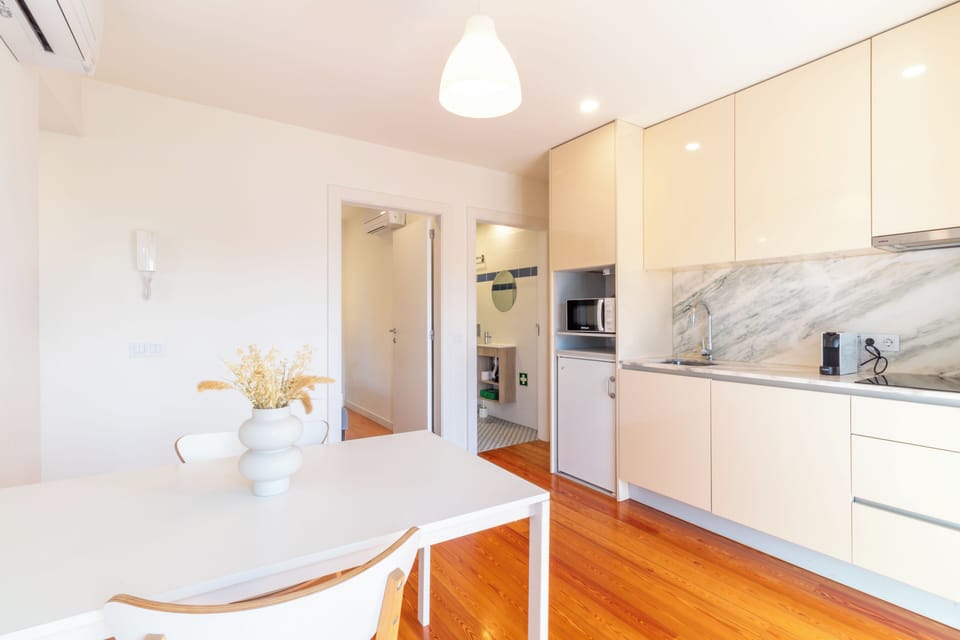 Superior Apartment, Balcony, River View | Private kitchen