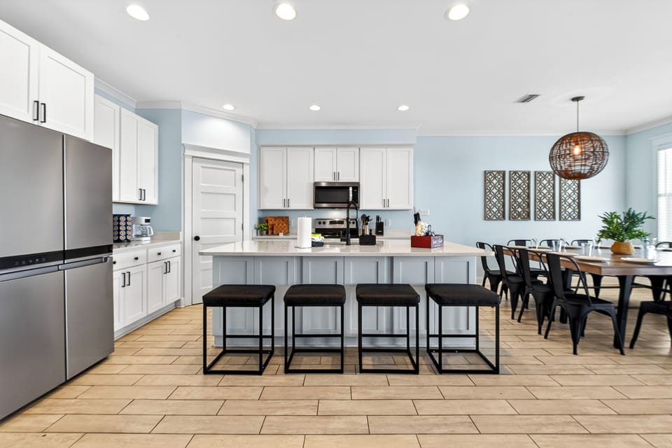 Sleek, modern kitchen with everything you need
