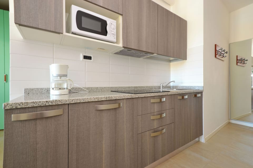 Apartment, 1 Bedroom, Balcony | Interior