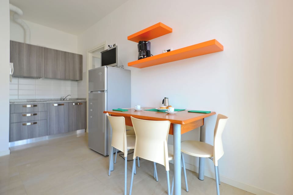 Apartment, 1 Bedroom, Balcony | Dining room