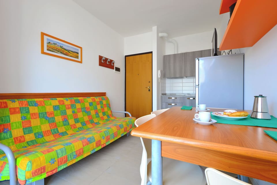 Apartment, 1 Bedroom, Balcony | Living room