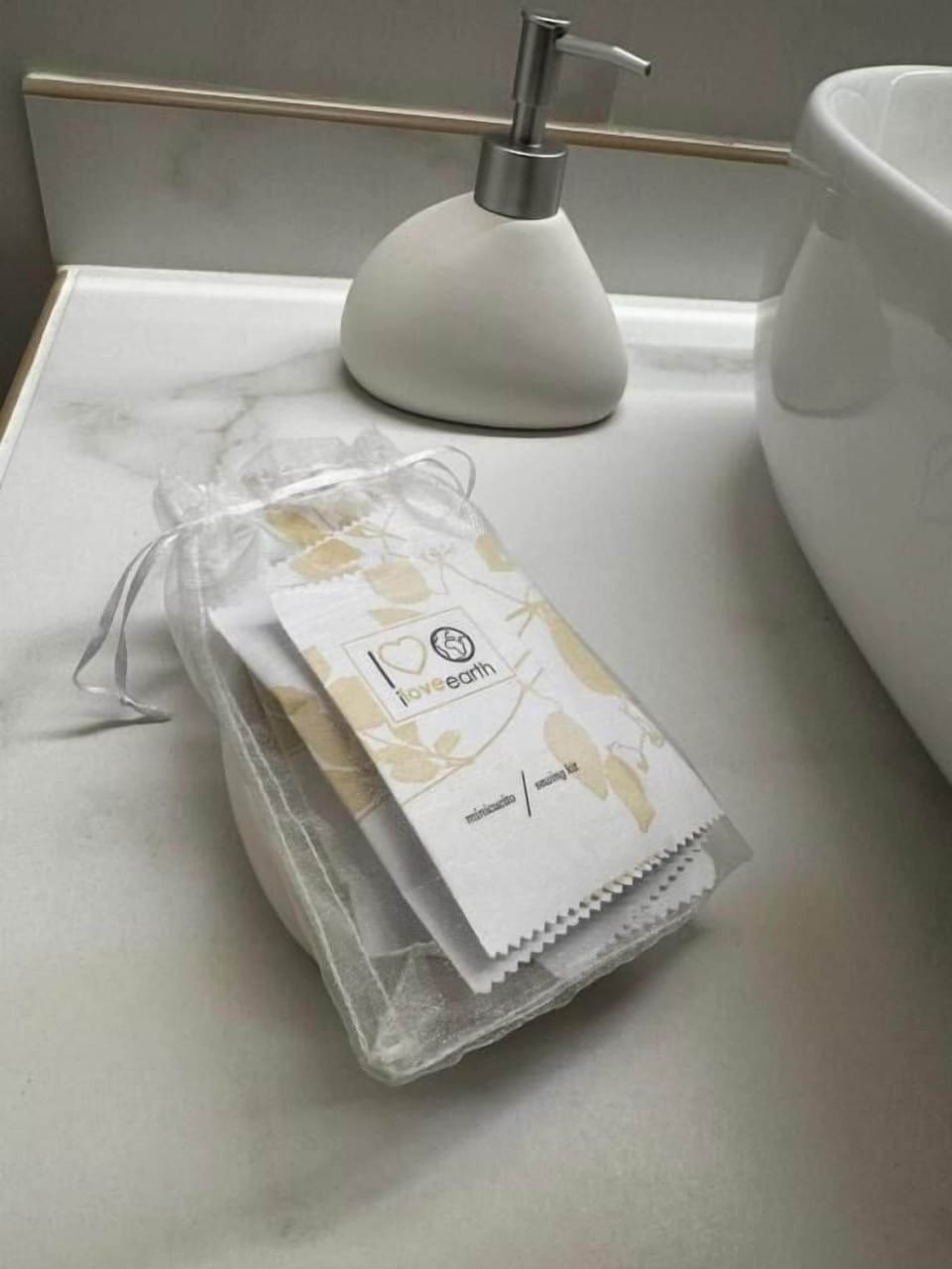 Deluxe Double Room, City View | Bathroom amenities | Slippers