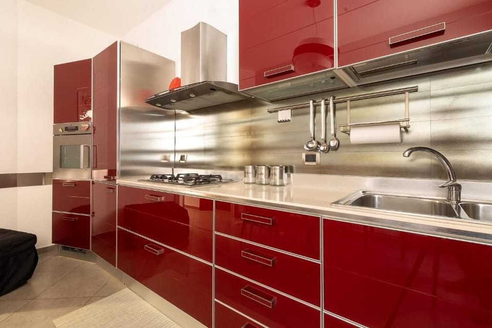 Comfort Apartment, City View | Private kitchen
