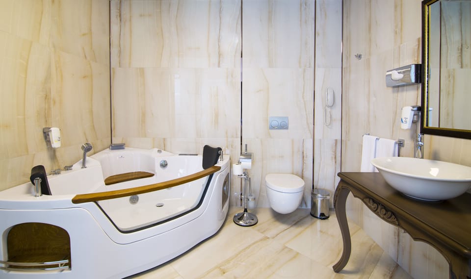 Jetted tub