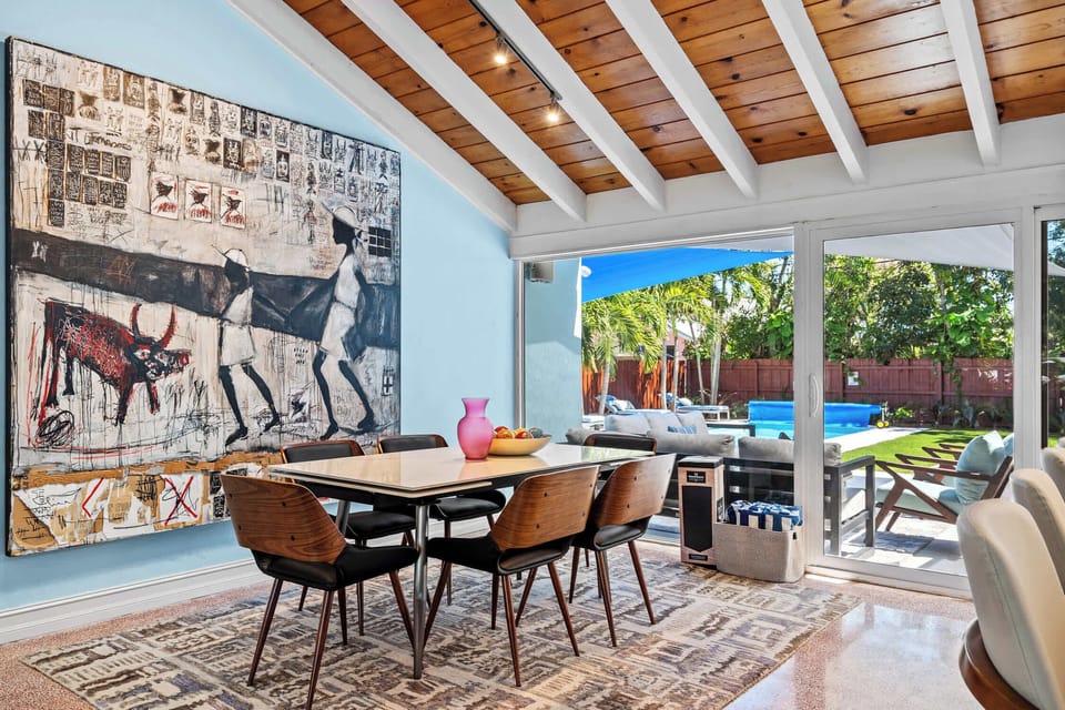 Make mealtime memories together in the spacious dining area​