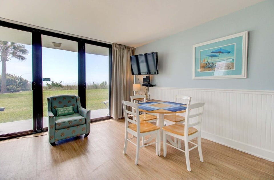 Atlantic Towers 101-print-003-008-Main Living Area-4200x2759-300dpi